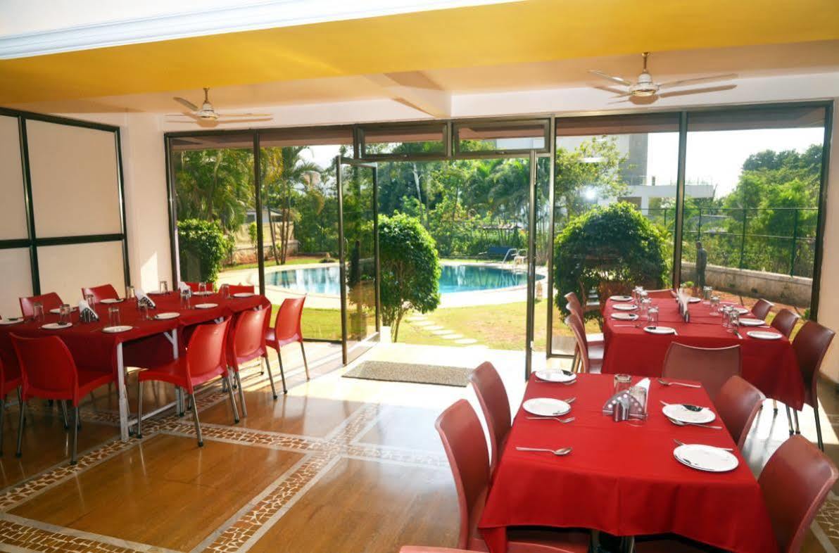 Sapphire Hotel Lonavala Exterior foto